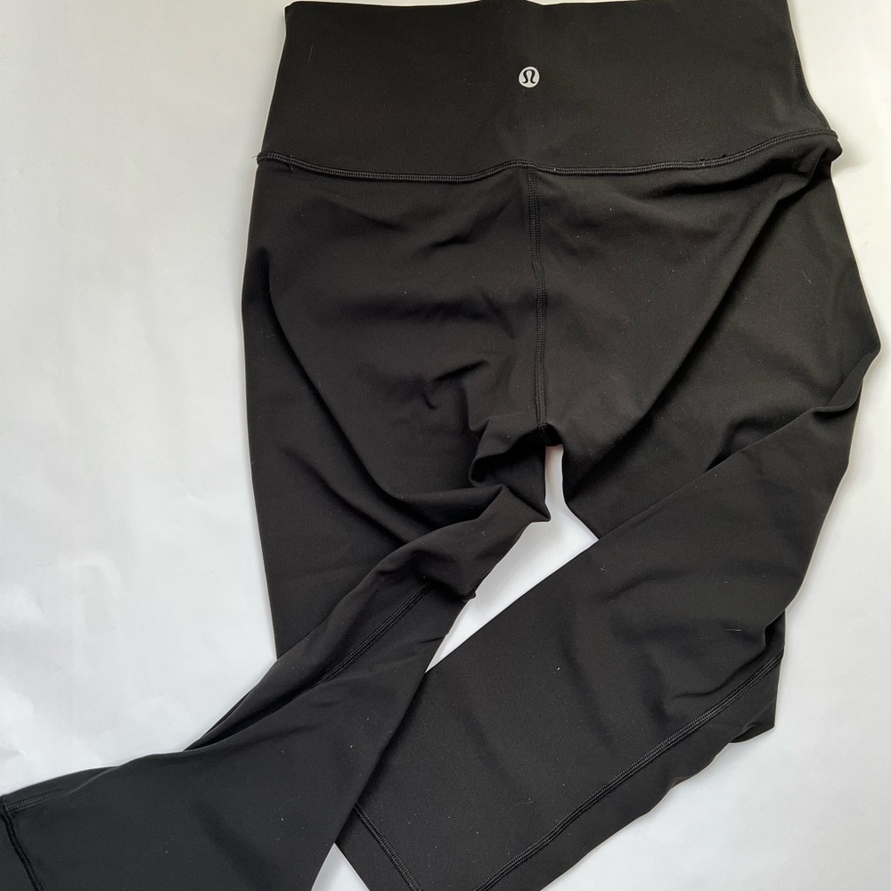 Lululemon wunderunder size 8 crops